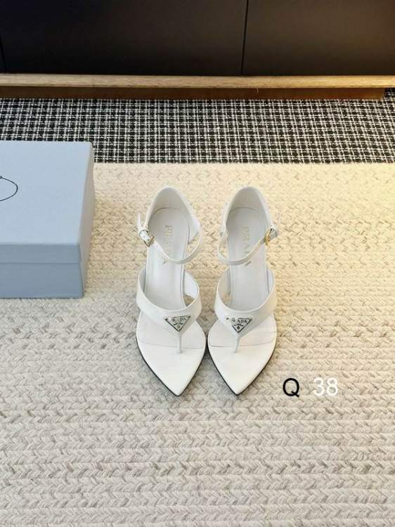 Picture of Prada Shoes _SKUPradasz35-40LY052419219